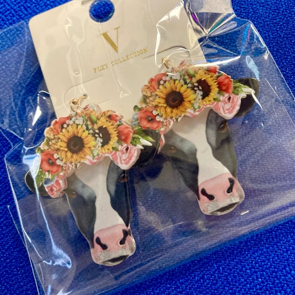 NWT flower power cow earrings - Picture 2 of 6